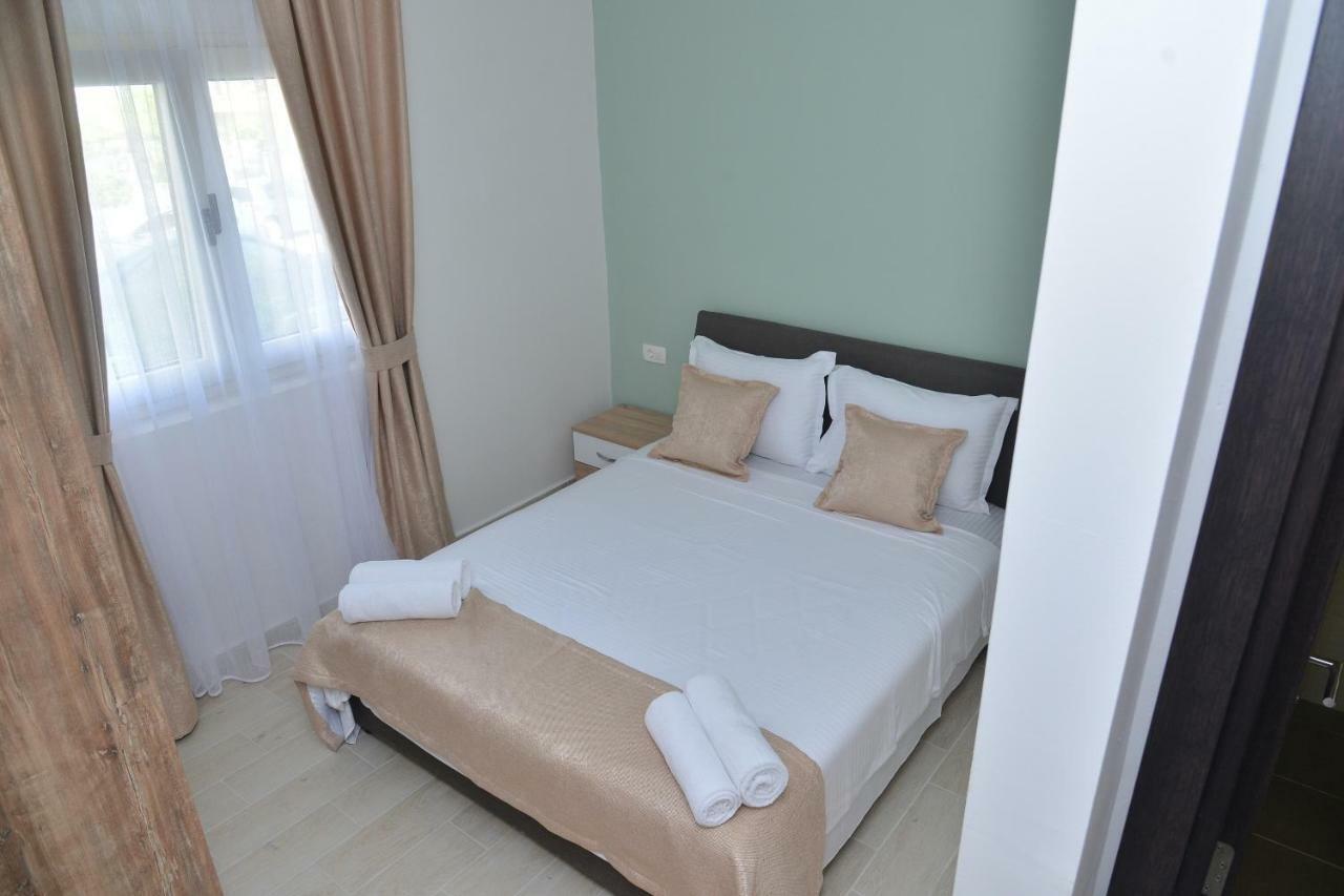Helada Apartments Tivat Bagian luar foto